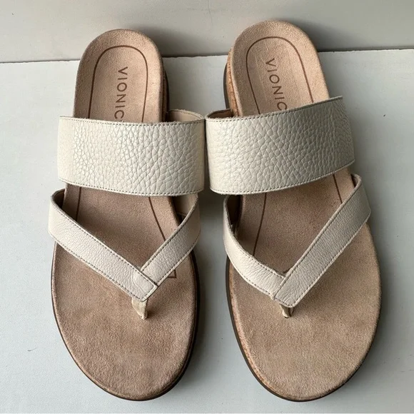 🔥Vionic Cream Sandals with Toe Loop and Textured Straps - Picture 1 of 12